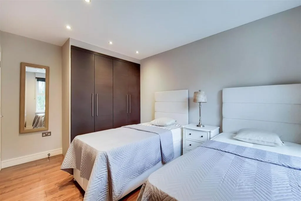 4 bedroom terraced house for rent