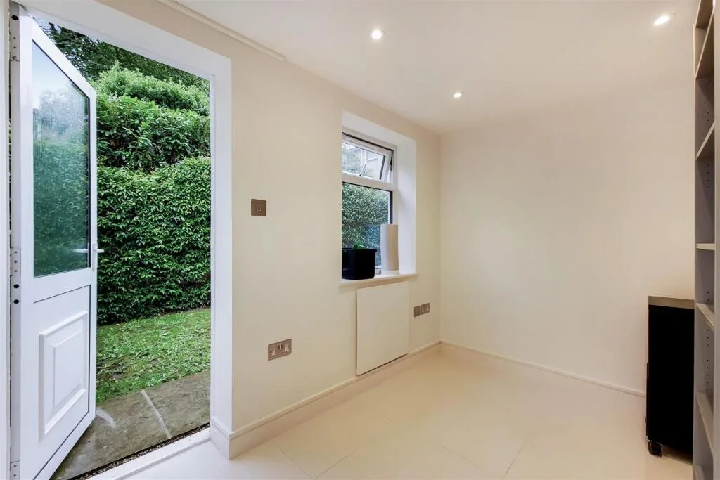 4 bedroom terraced house for rent