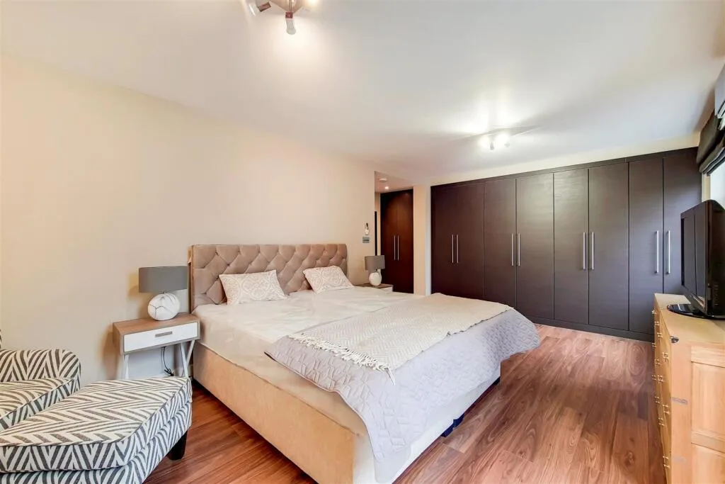 4 bedroom terraced house for rent