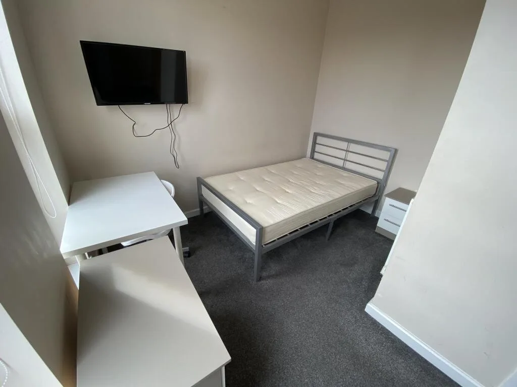 5 bedroom house for rent