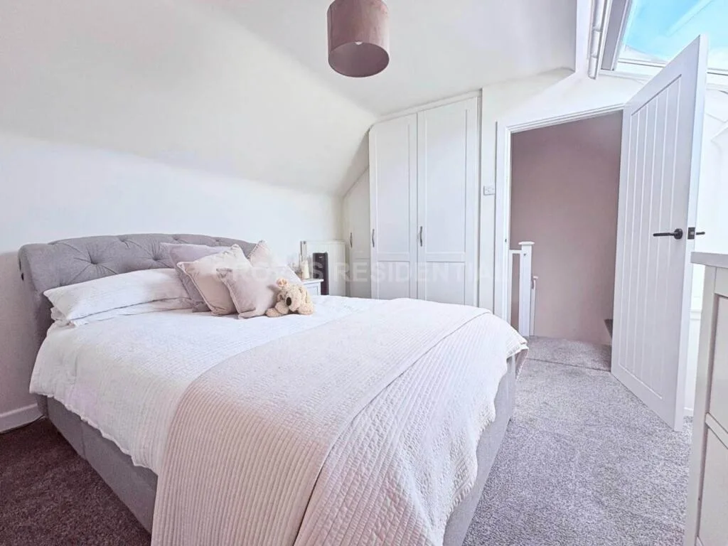 2 bedroom maisonette for rent