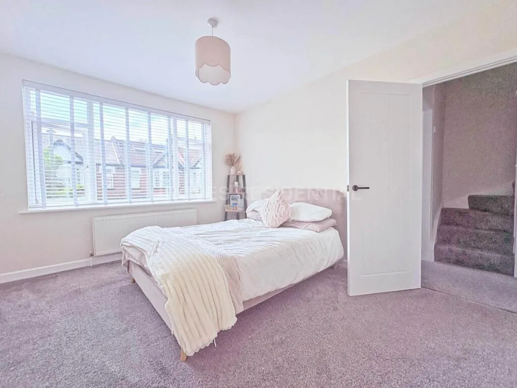 2 bedroom maisonette for rent