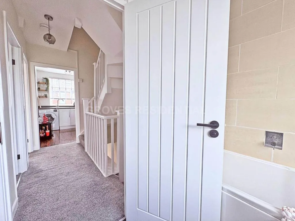 2 bedroom maisonette for rent