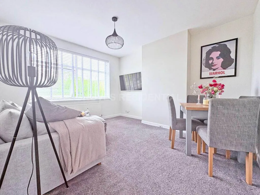 2 bedroom maisonette for rent