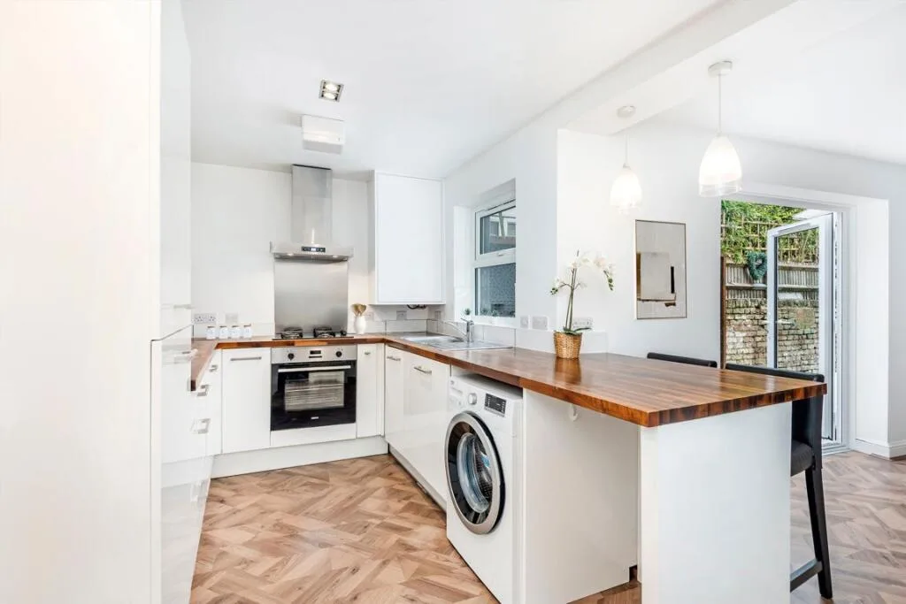 2 bedroom end of terrace house for rent