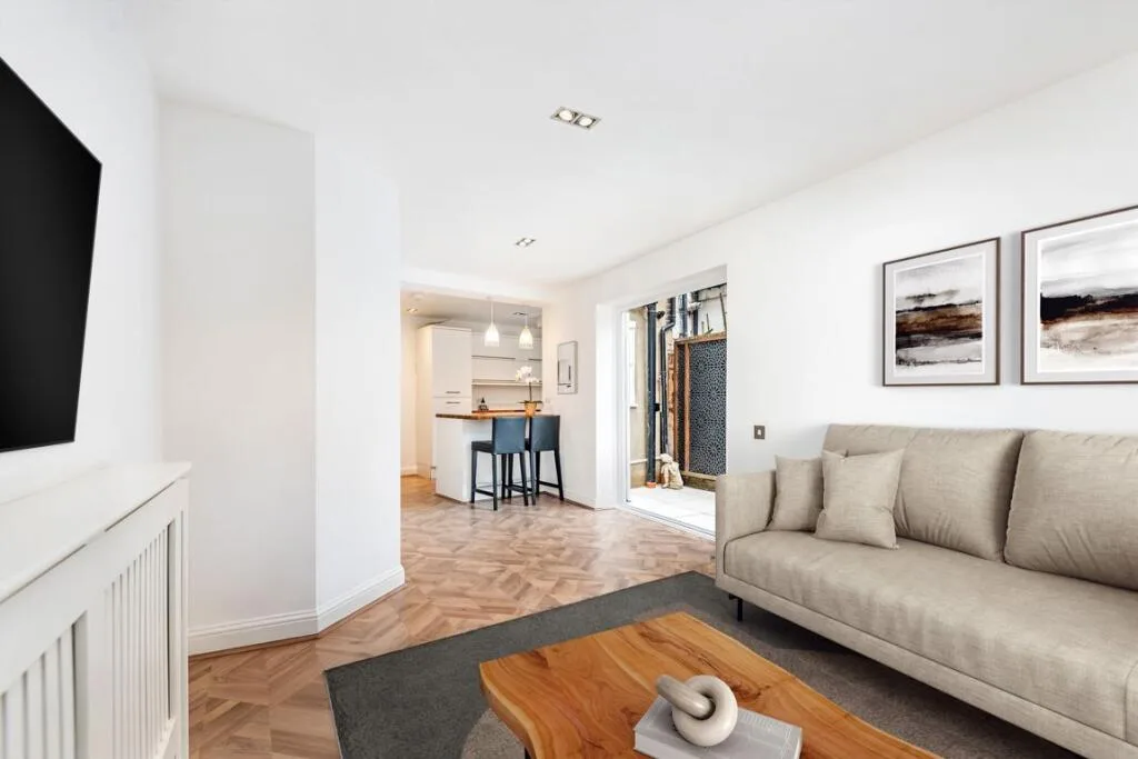 2 bedroom end of terrace house for rent