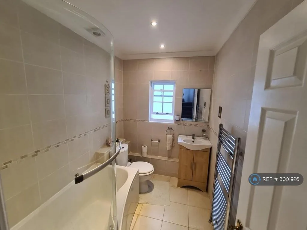 2 bedroom maisonette for rent