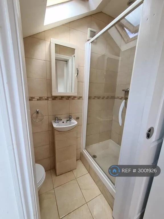 2 bedroom maisonette for rent