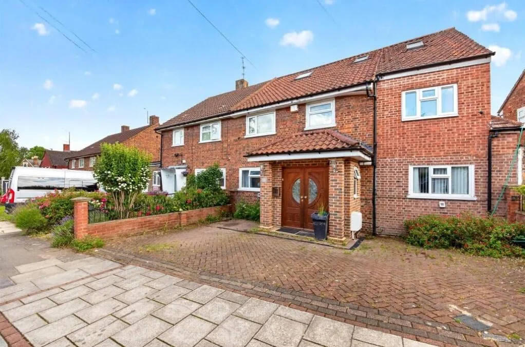 7 bedroom semi-detached house for rent