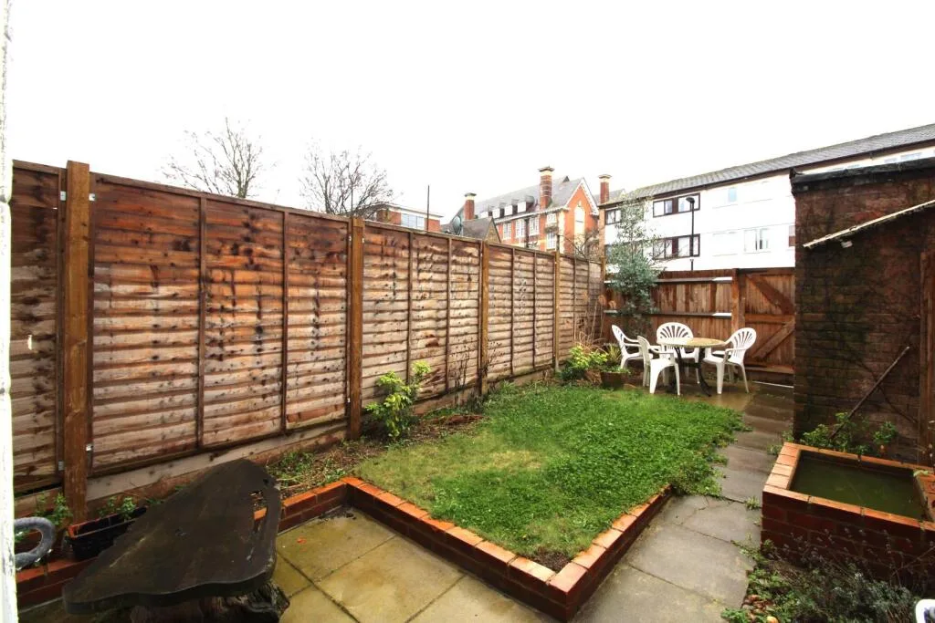 4 bedroom terraced house for rent