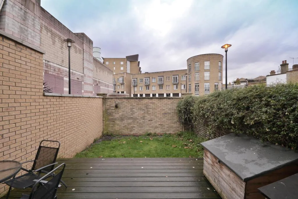 2 bedroom terraced house for rent