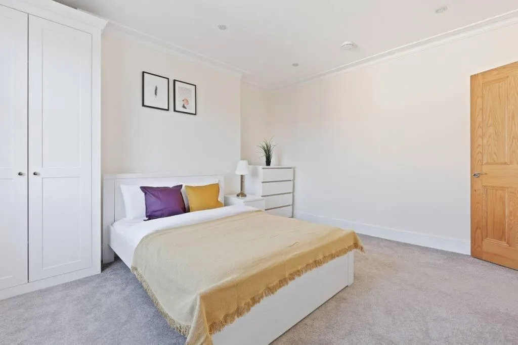4 bedroom maisonette for rent