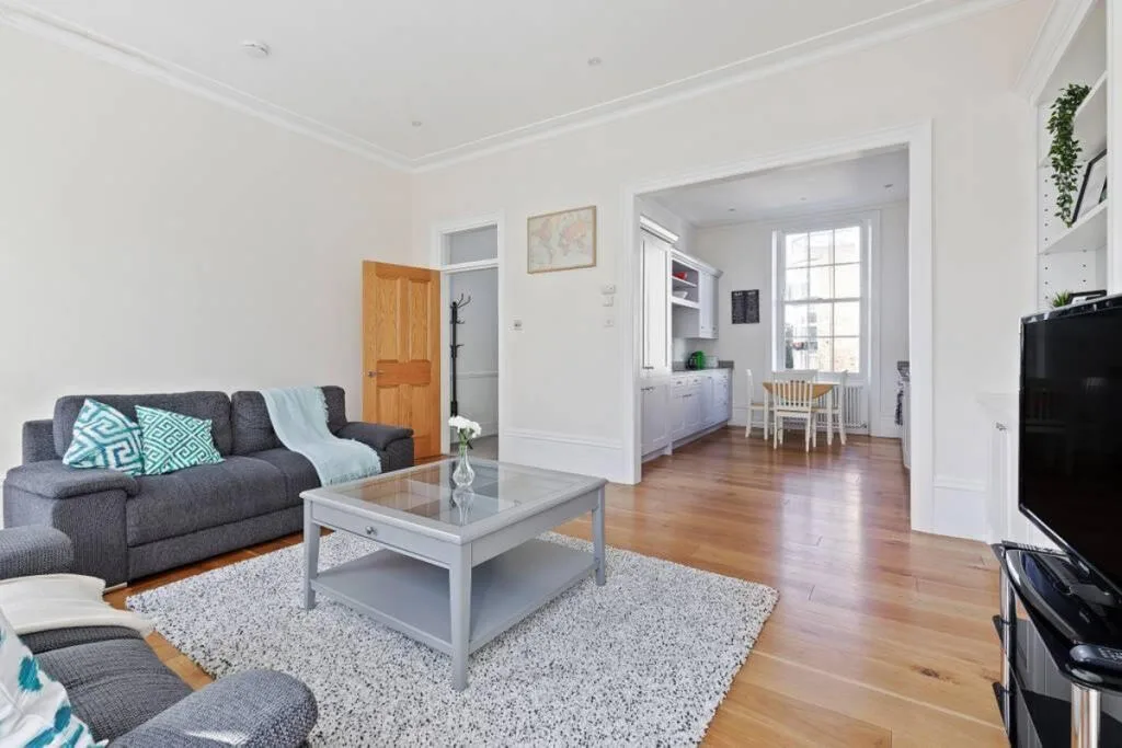 4 bedroom maisonette for rent