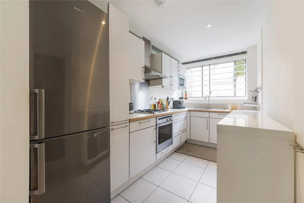 3 bedroom mews property for rent