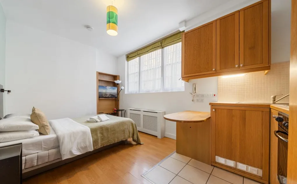 Studio flat for rent