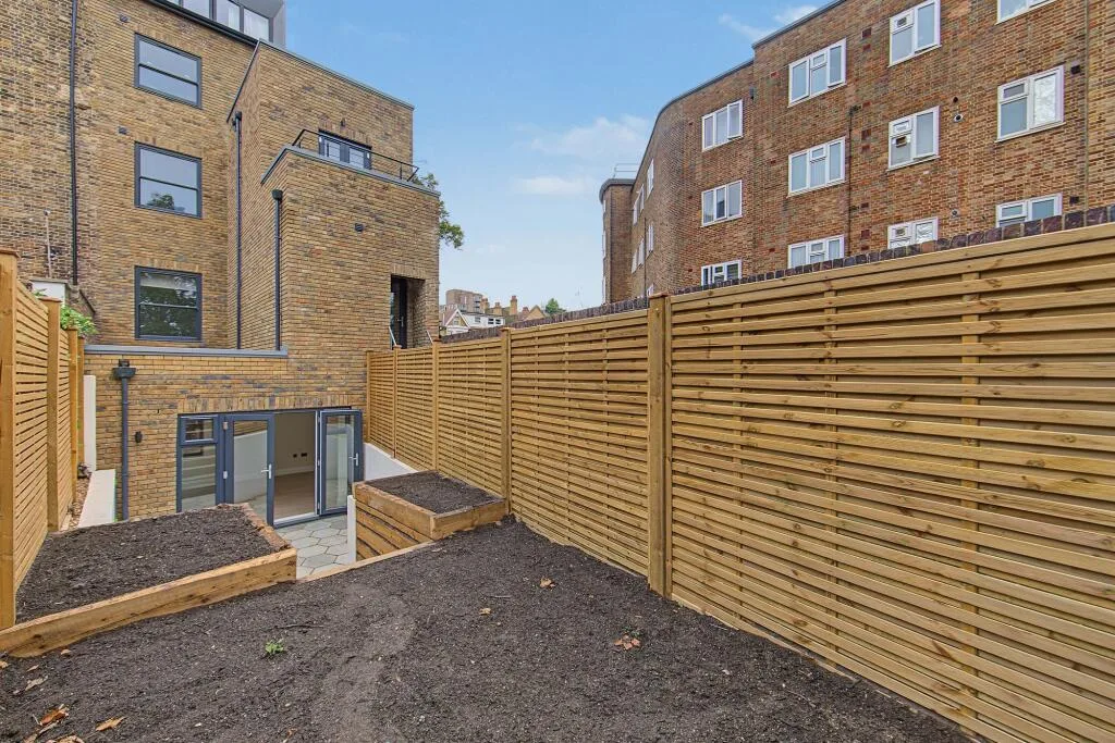 3 bedroom flat for rent