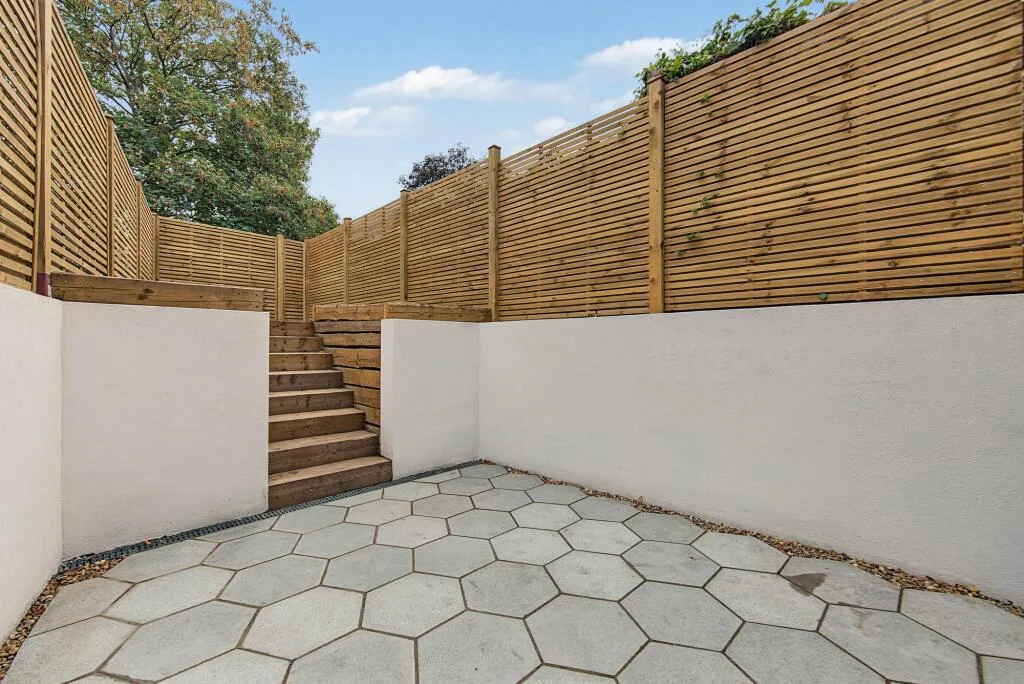 3 bedroom flat for rent