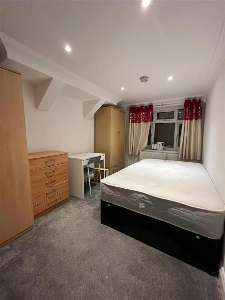 2 bedroom house for rent