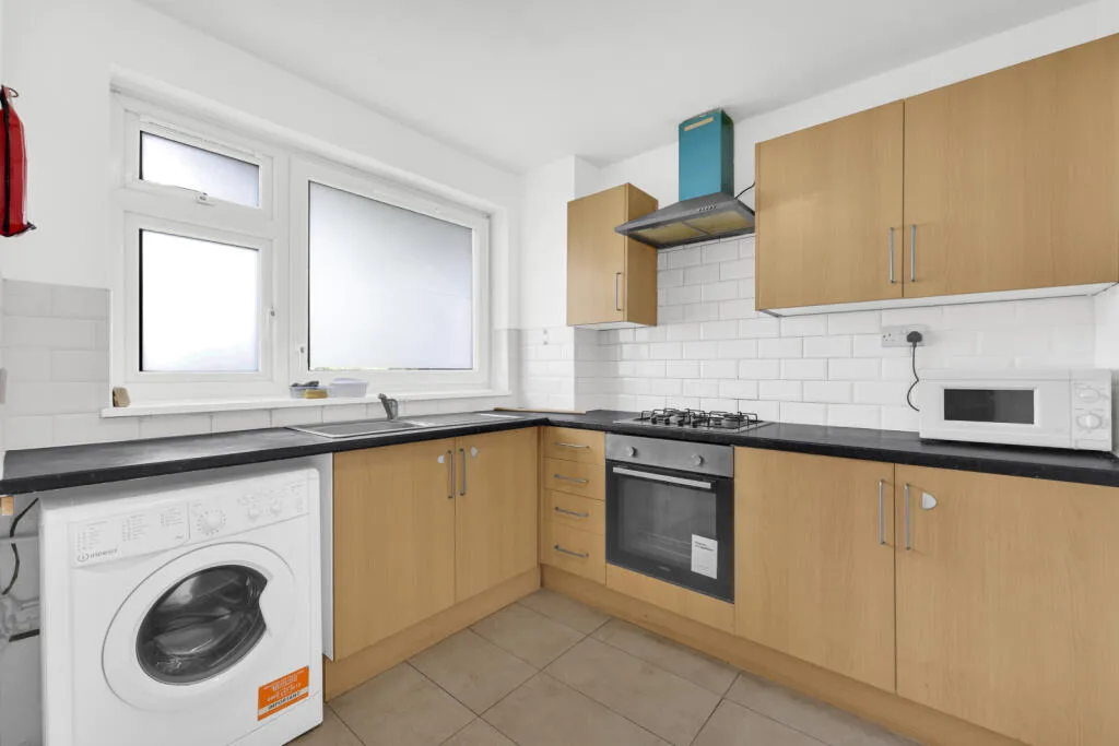 2 bedroom maisonette for rent