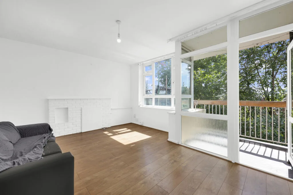 2 bedroom maisonette for rent
