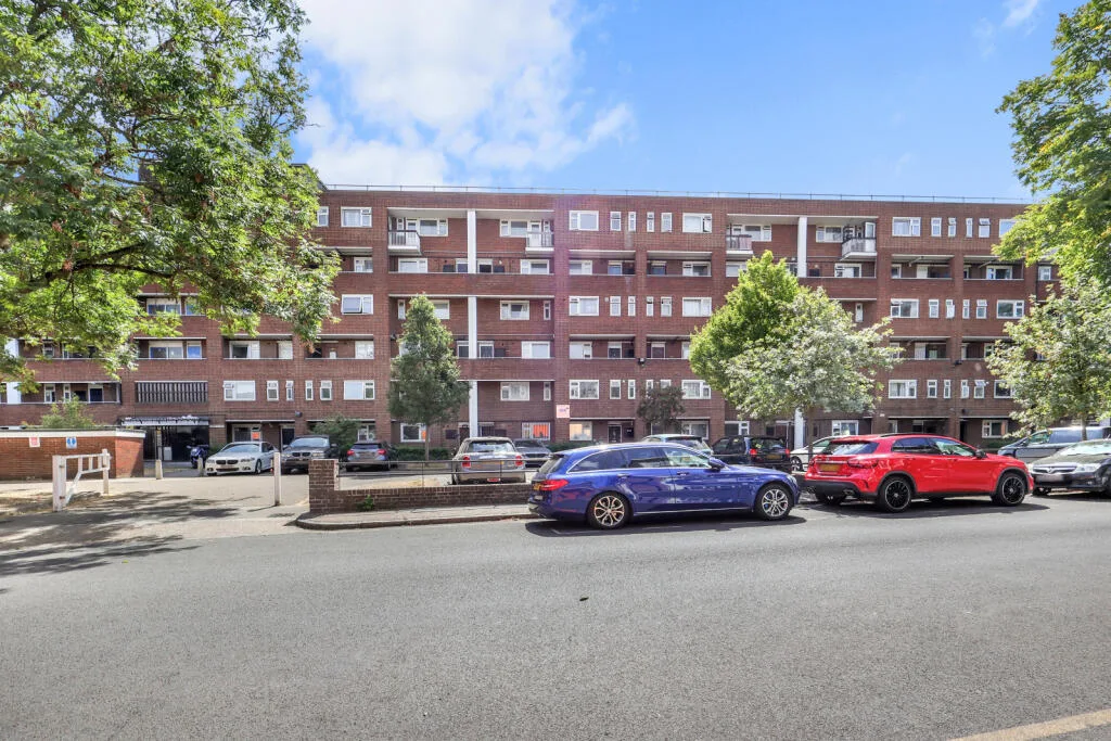 2 bedroom maisonette for rent