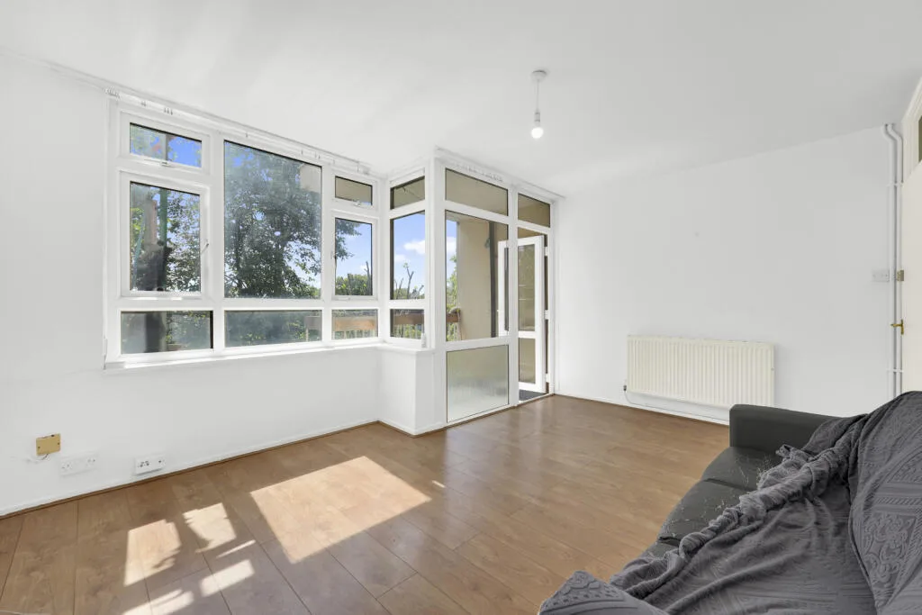 2 bedroom maisonette for rent