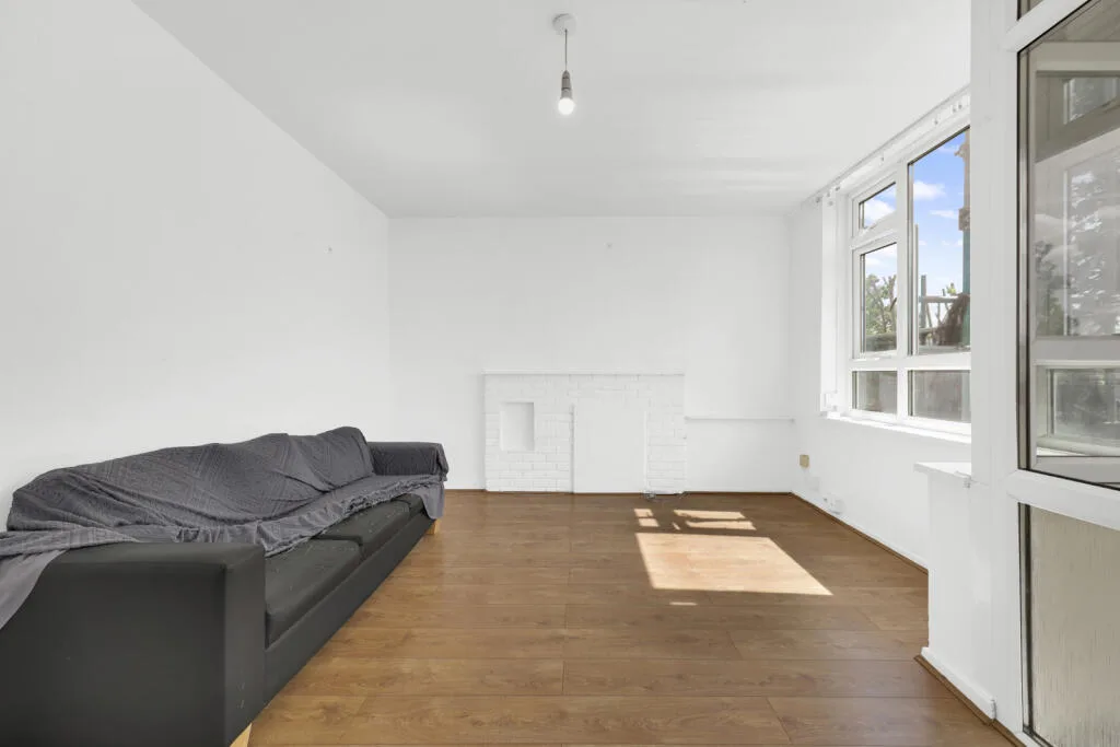 2 bedroom maisonette for rent