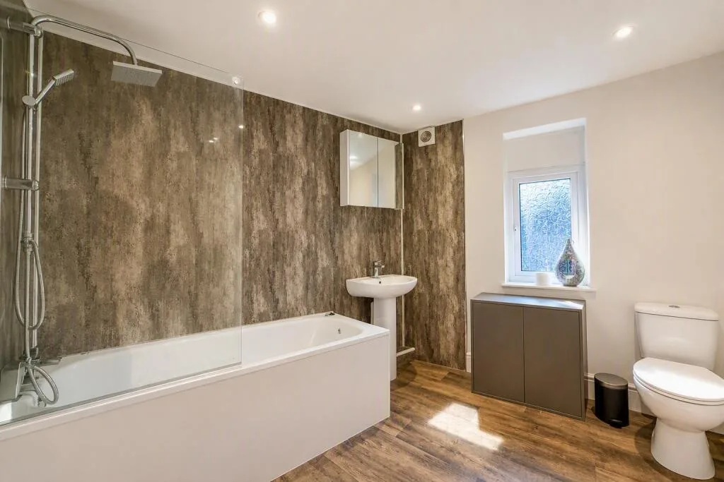 2 bedroom maisonette for rent