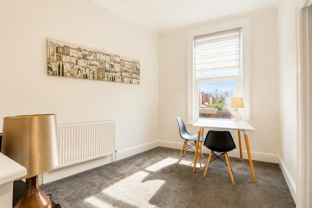 2 bedroom maisonette for rent