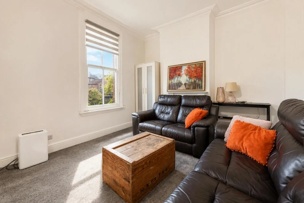 2 bedroom maisonette for rent