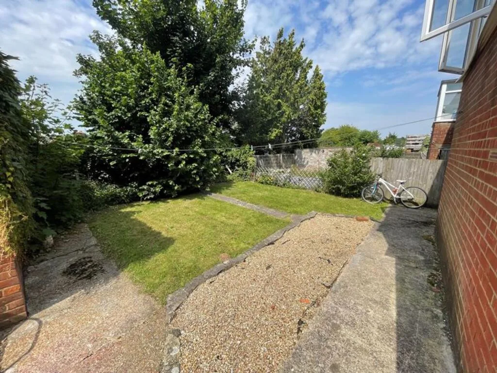 4 bedroom semi-detached bungalow for rent