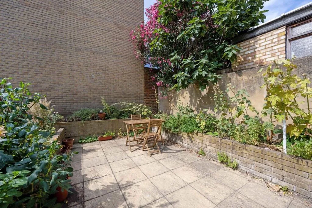 4 bedroom terraced house for rent