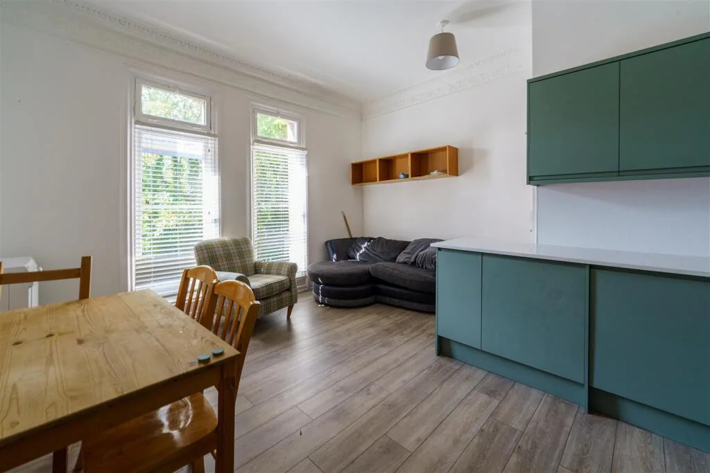 5 bedroom apartment for rent