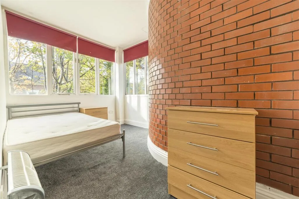 5 bedroom apartment for rent