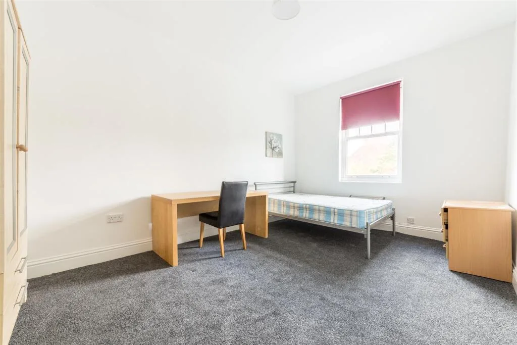 5 bedroom apartment for rent