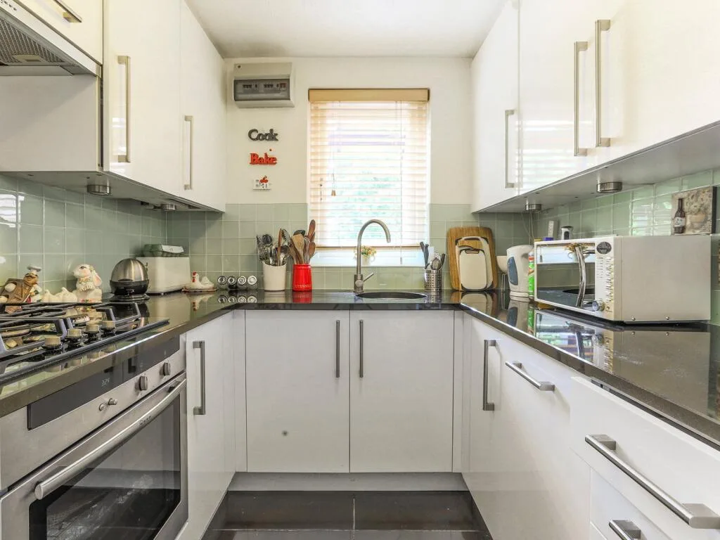 2 bedroom semi-detached house for rent