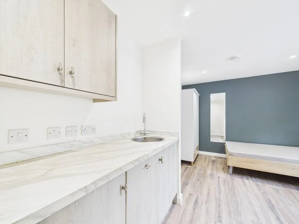 Studio flat for rent