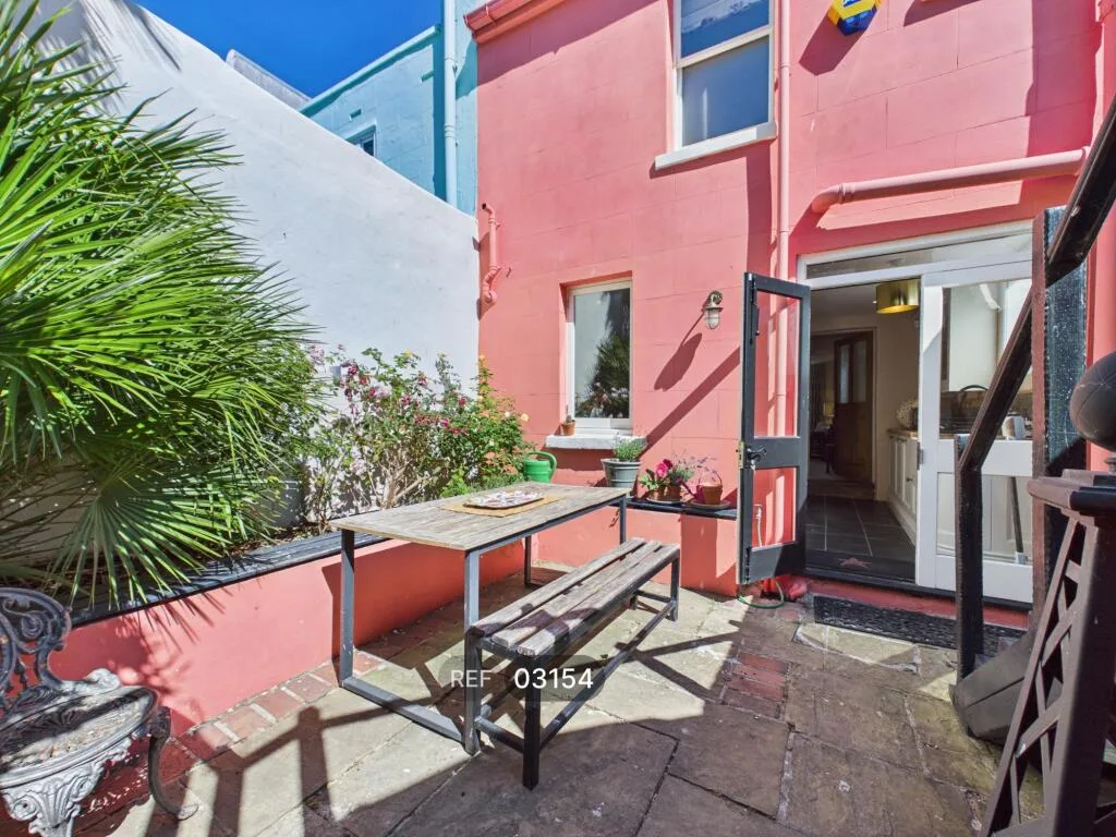 4 bedroom terraced house for rent