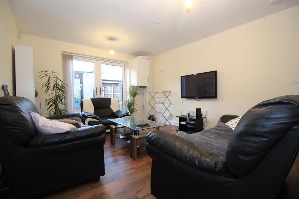 4 bedroom terraced house for rent