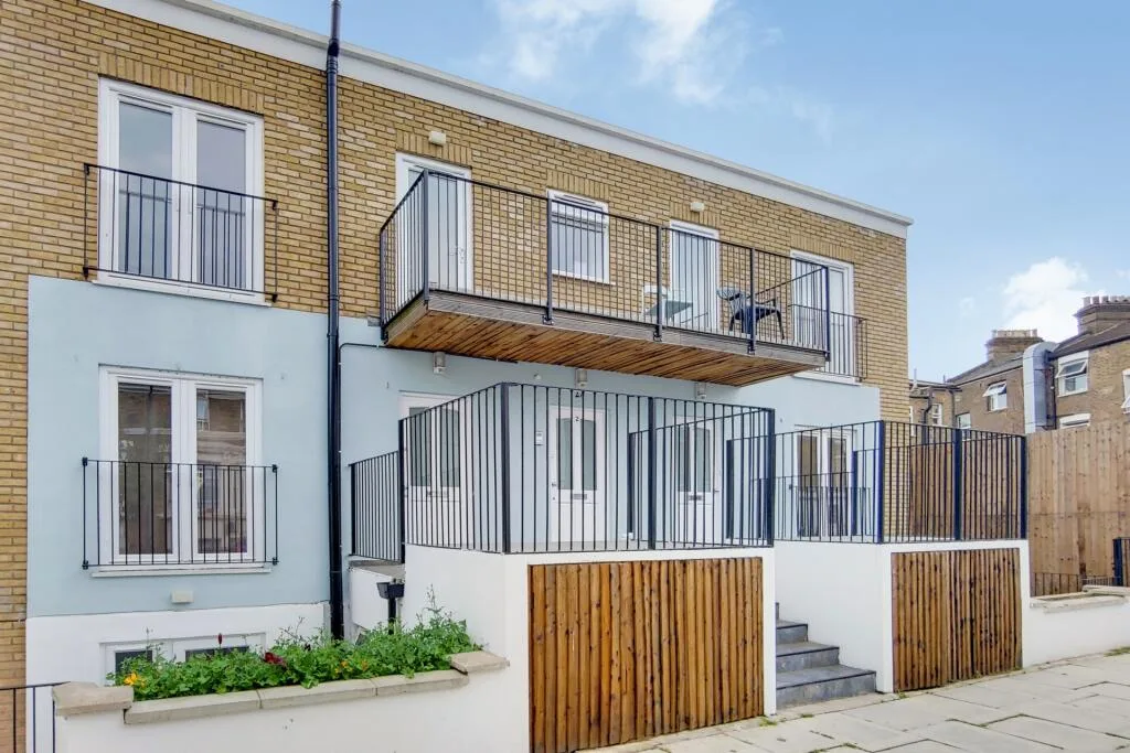 2 bedroom duplex for rent