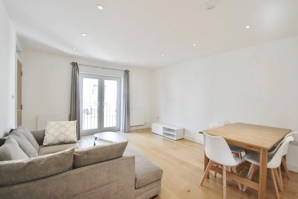 2 bedroom duplex for rent