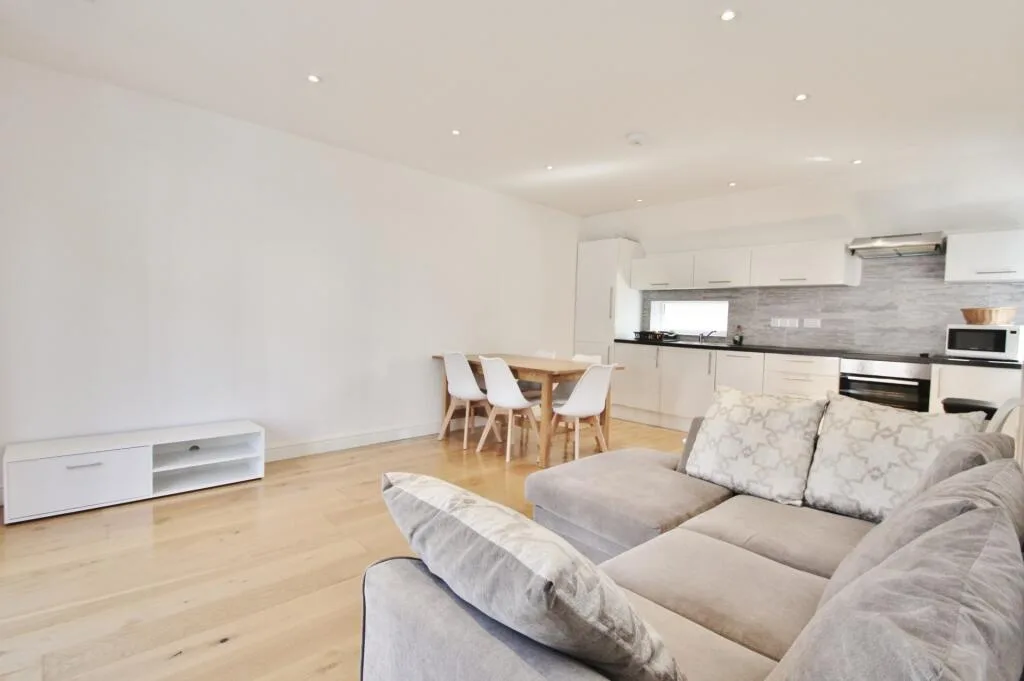 2 bedroom duplex for rent