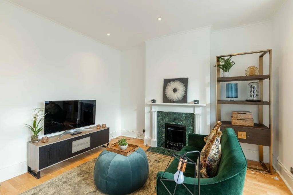 3 bedroom flat for rent