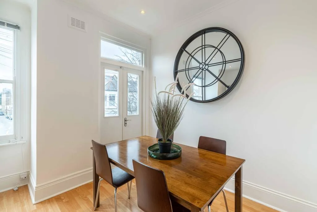 3 bedroom flat for rent