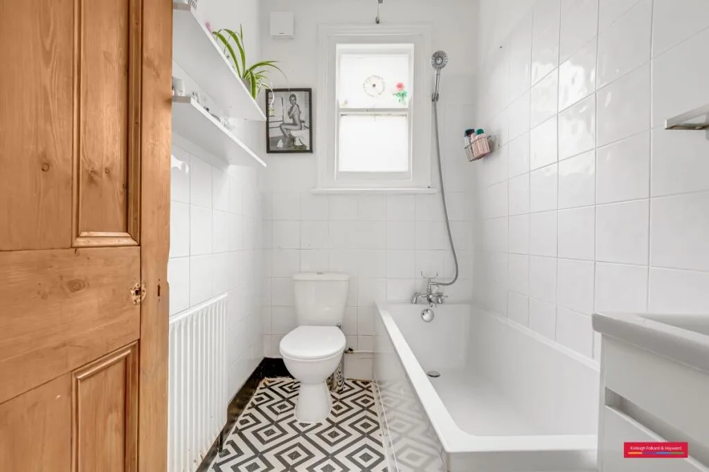 2 bedroom maisonette for rent