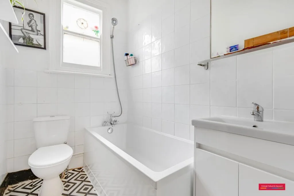 2 bedroom maisonette for rent