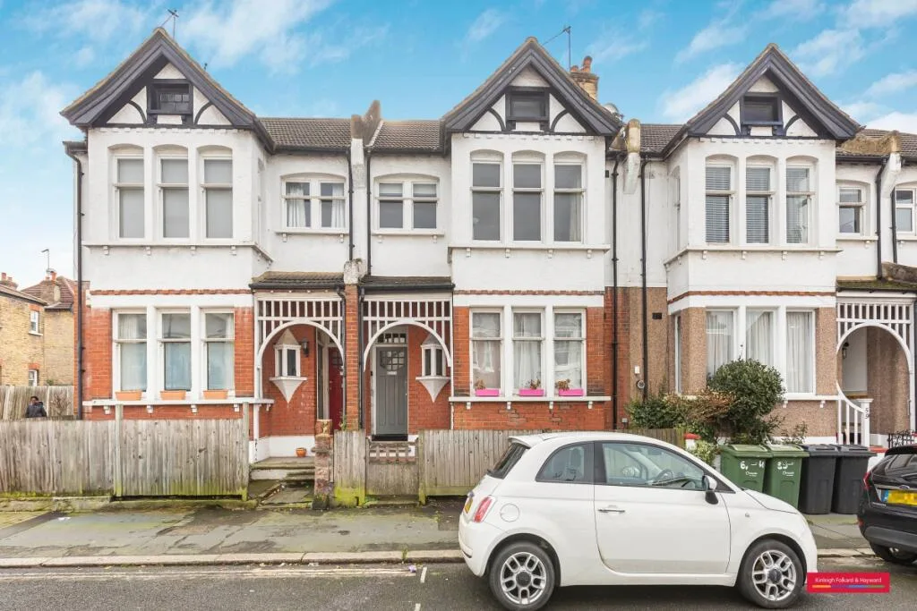 2 bedroom maisonette for rent