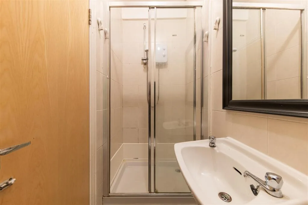 4 bedroom flat for rent