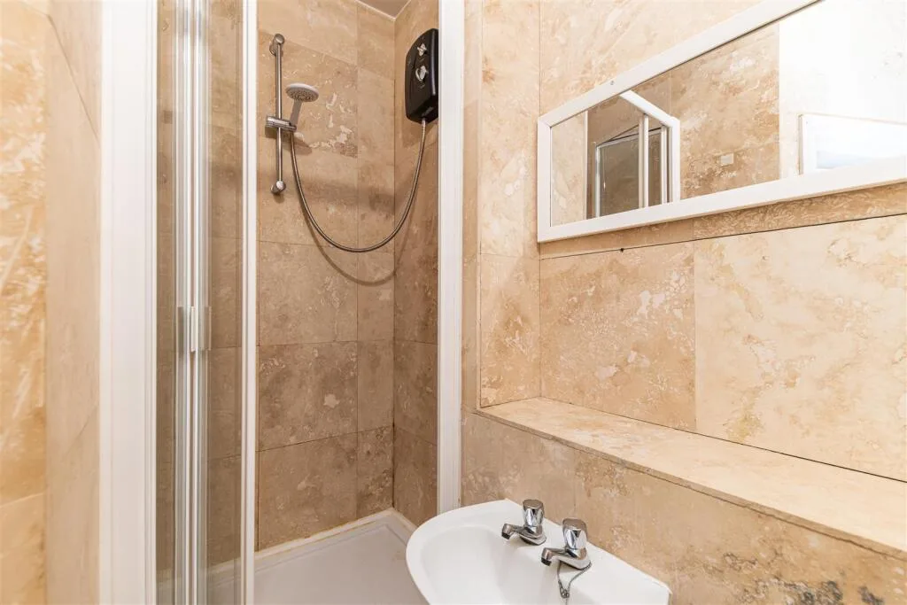 4 bedroom flat for rent