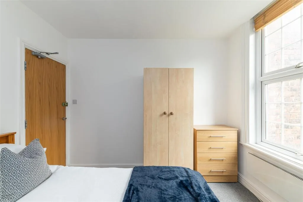 4 bedroom flat for rent